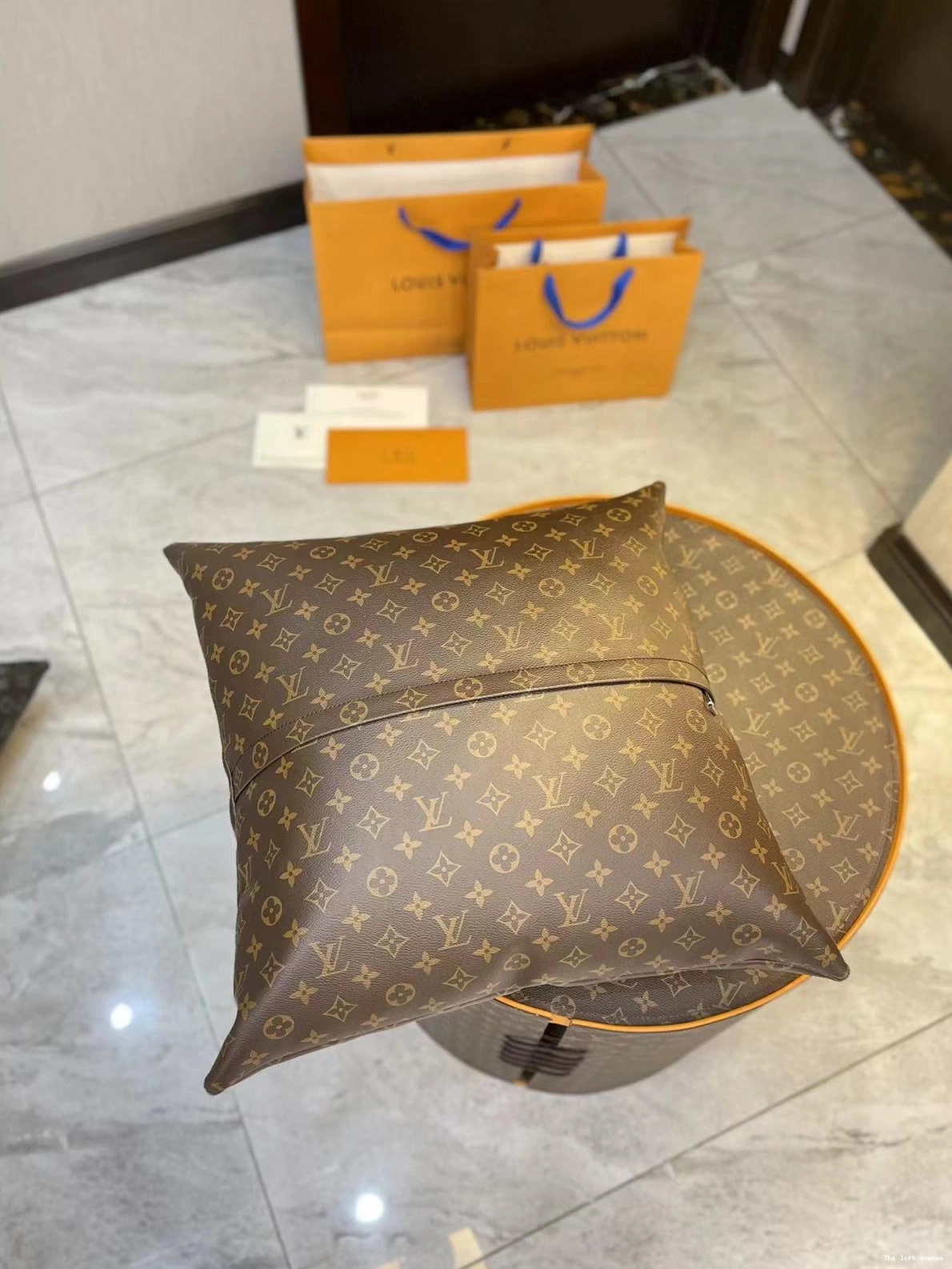 PILLOW LV VIVIENNE CUSTOM 0817